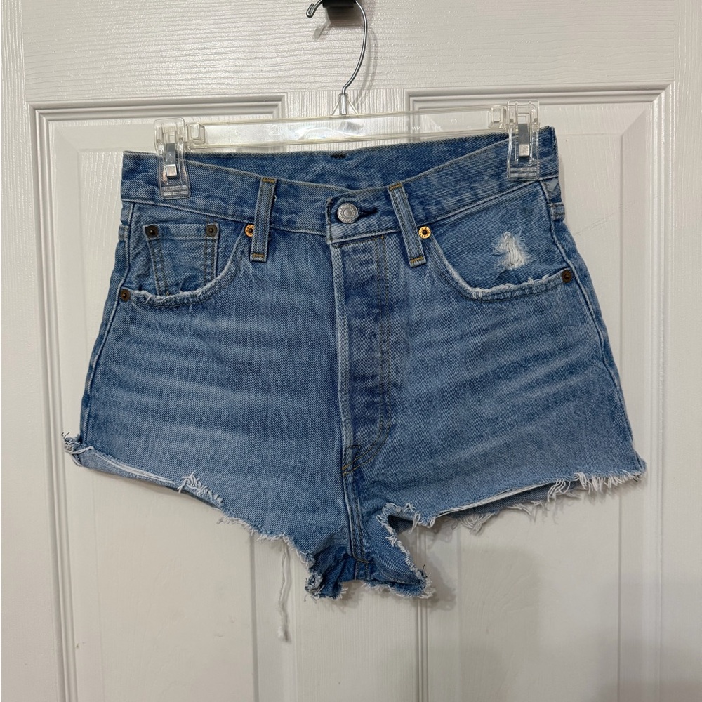 Levi’s “Big E” cutoff denim shorts size 27‎
